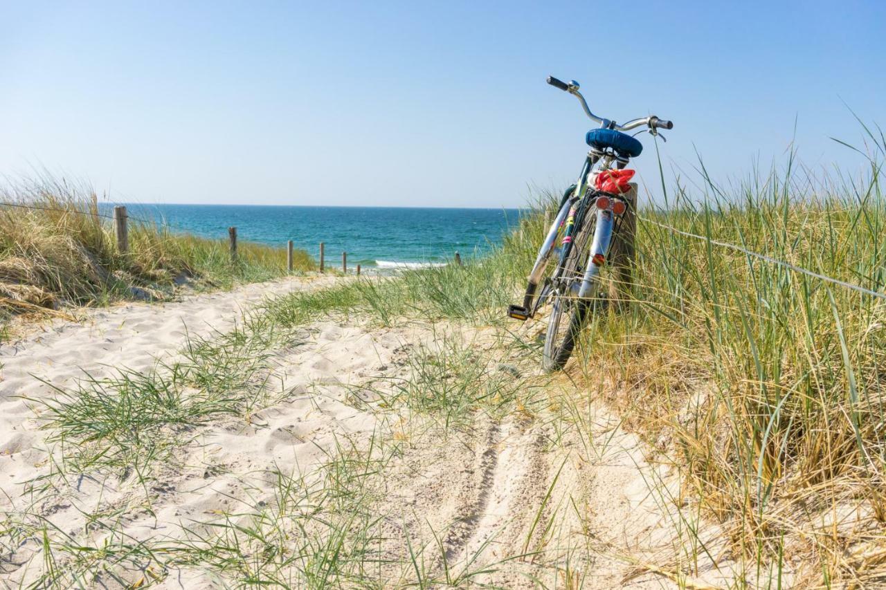 Strandhaus Manatee Mit Sauna Und Kamin Sellin Kültér fotó